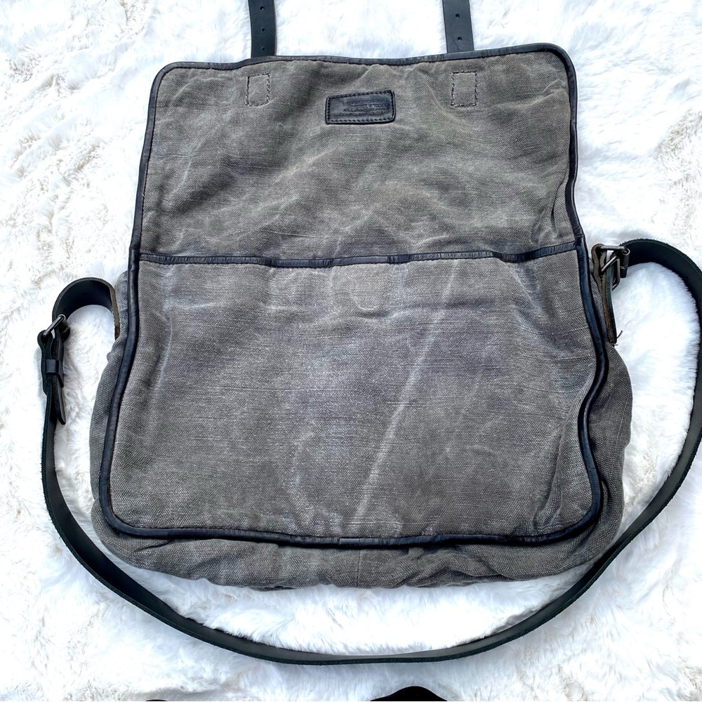 Marc By Marc Jacobs Messenger Bag - Picture 5 of 16